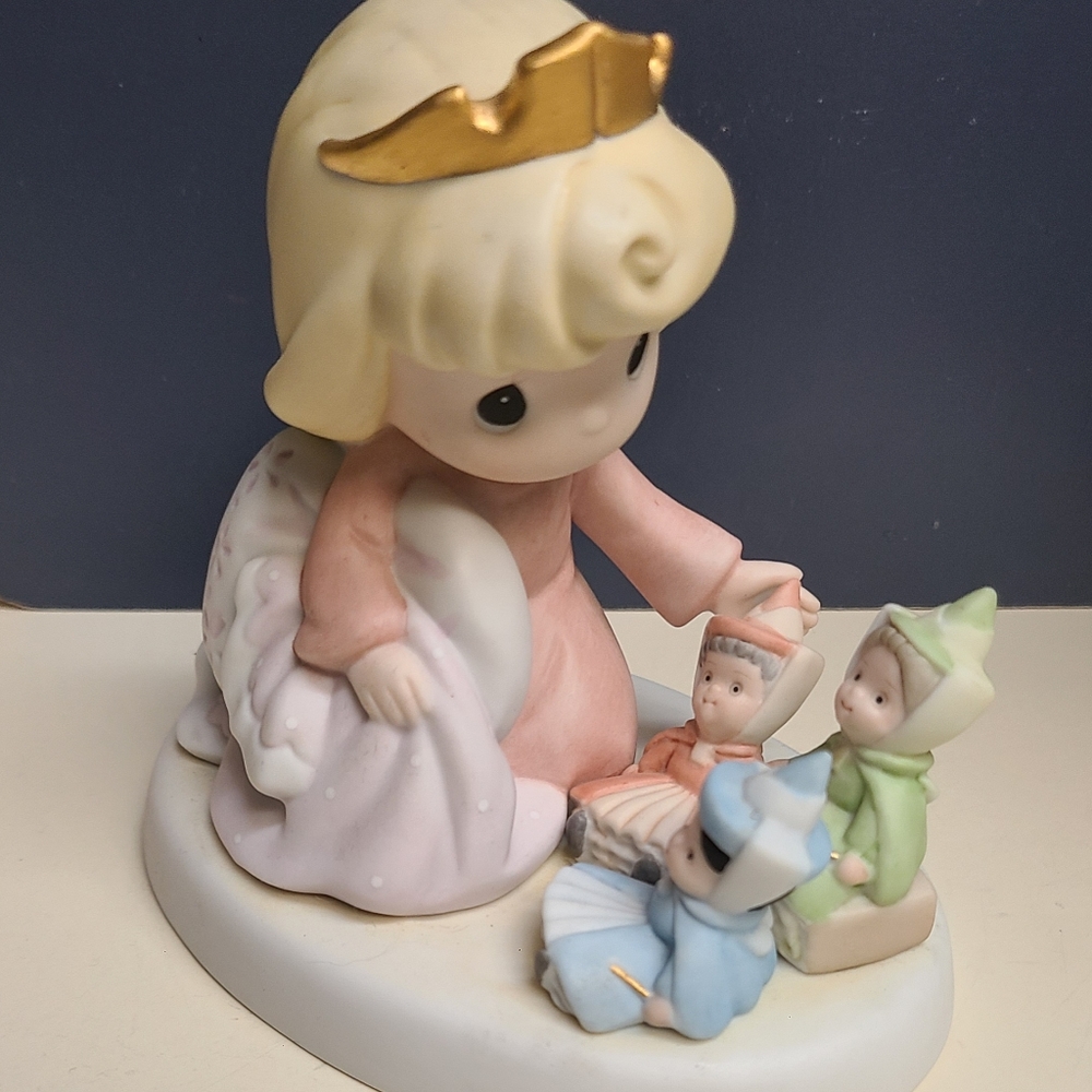 Precious Moments Disney Sleeping Beauty: Dreams Do Really Come True
